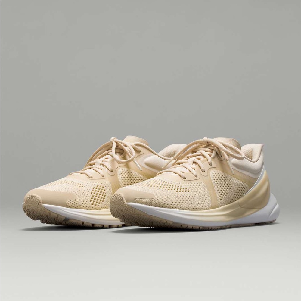 Blissfeel lululemon shoe pale linen color